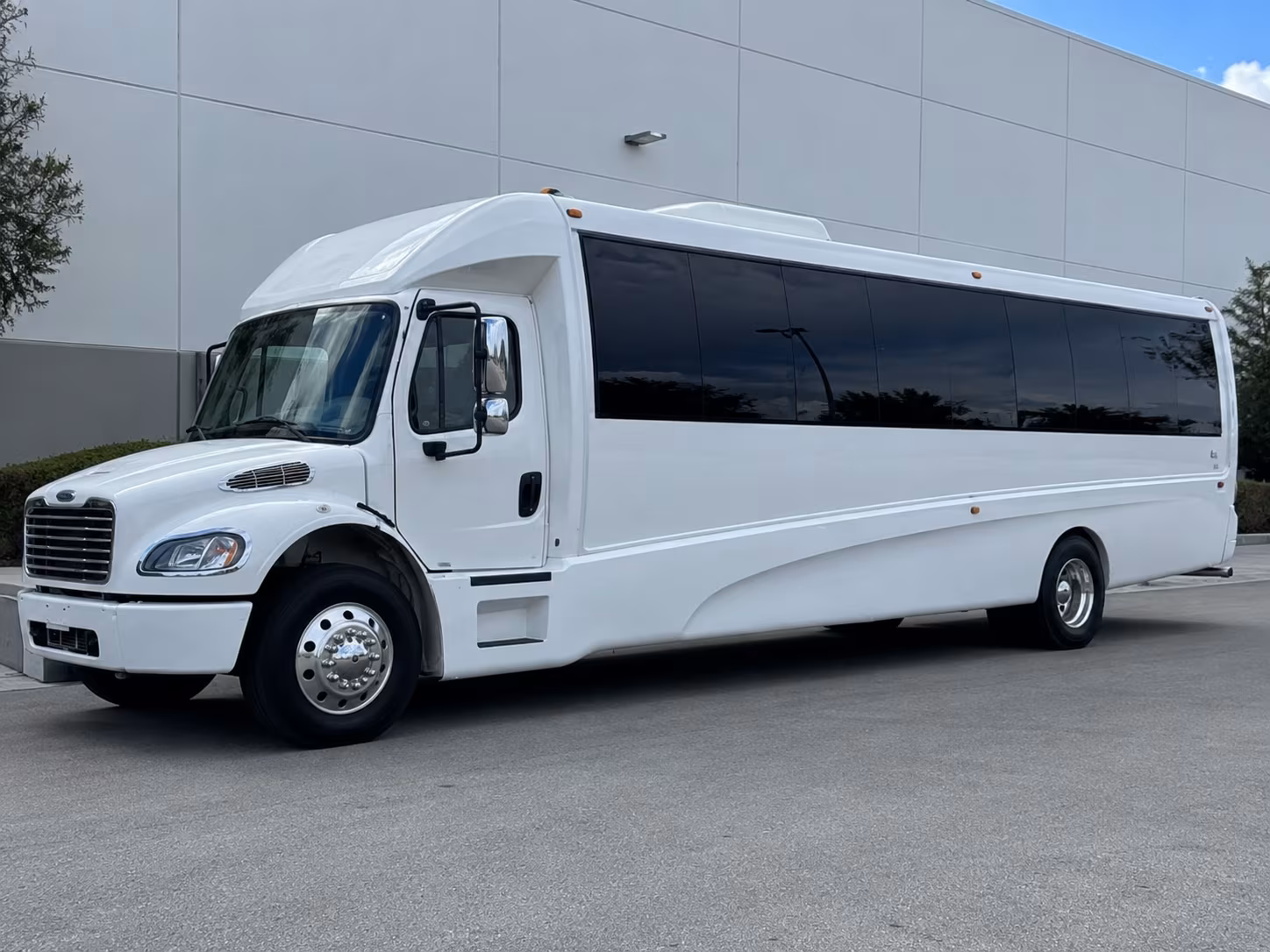ontario quinceanera sweet 16 party bus rental